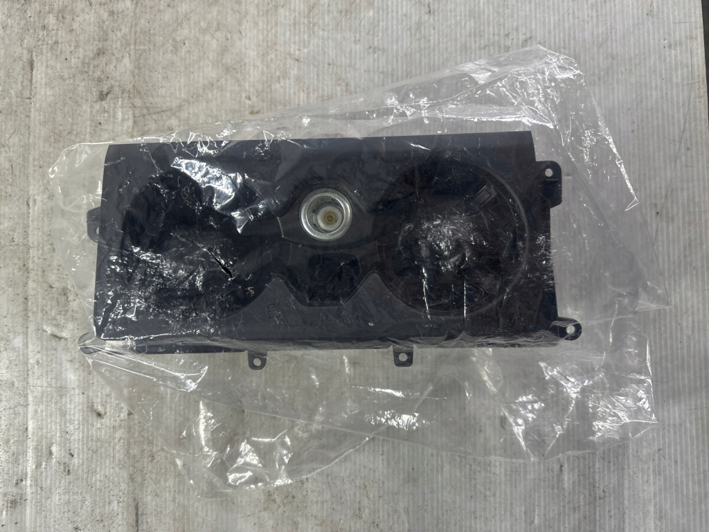 Audi a7 a6 avant 4k cup держатель кронштейн на кружки 4k1862533b Недорого