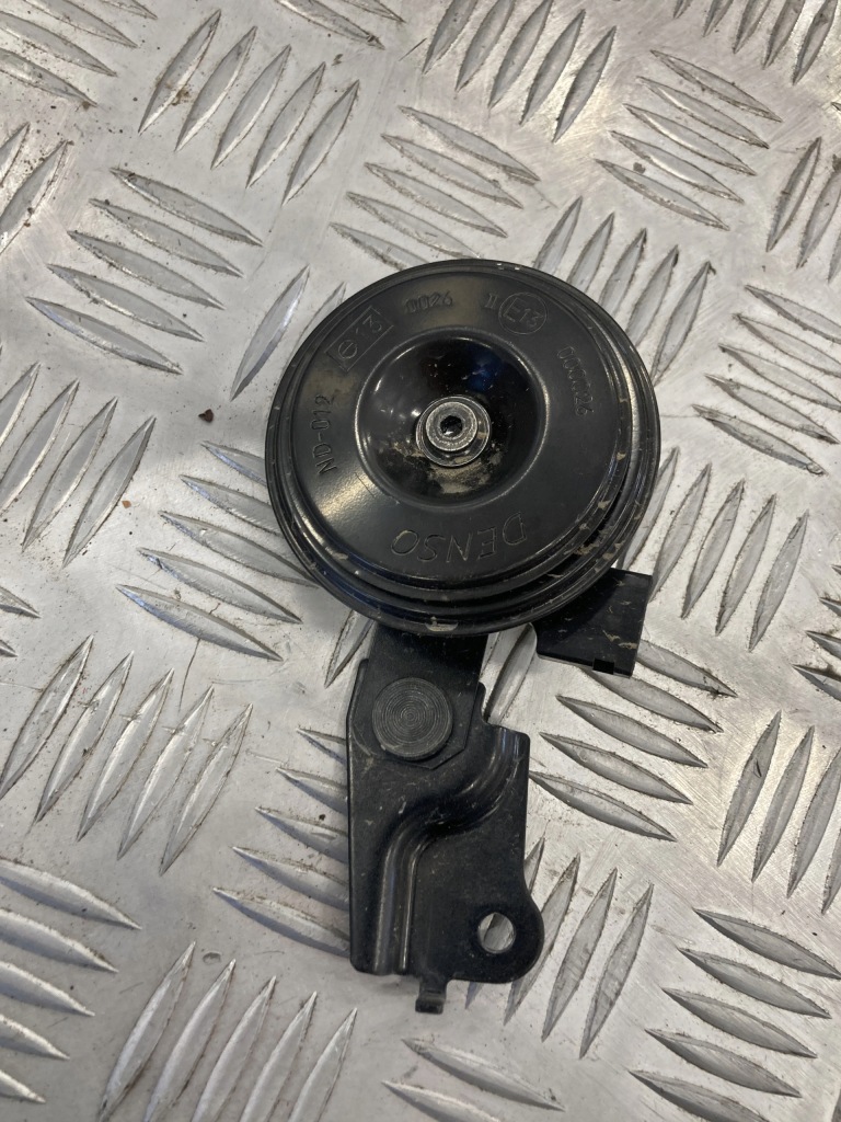 фото №1, Клаксон toyota yaris iv 20- 1.5 hybrid