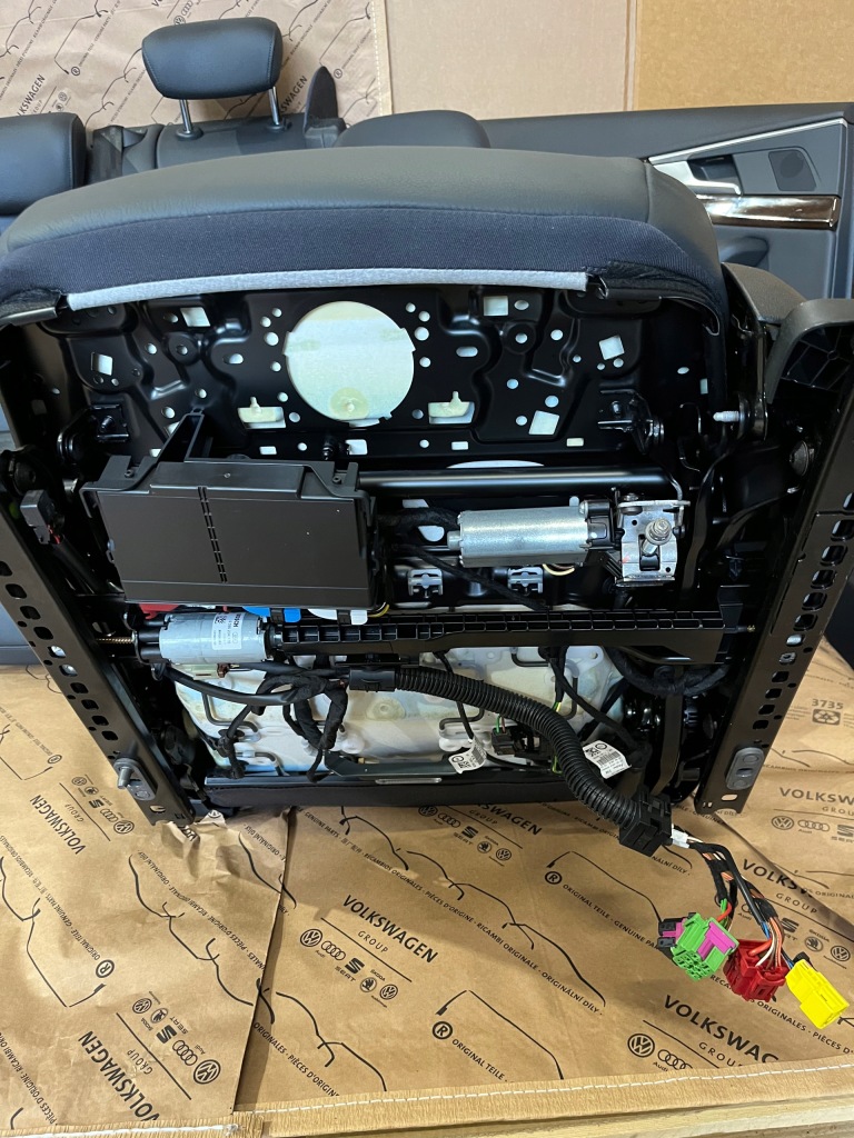 фото №10, Audi a4 b9 sedan сиденье сиденья заднее сиденье обшивки декоры туннель салон orginał