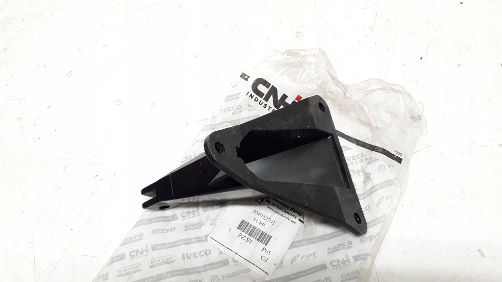 фото №2, Iveco stralis кронштейн амортизатора капот