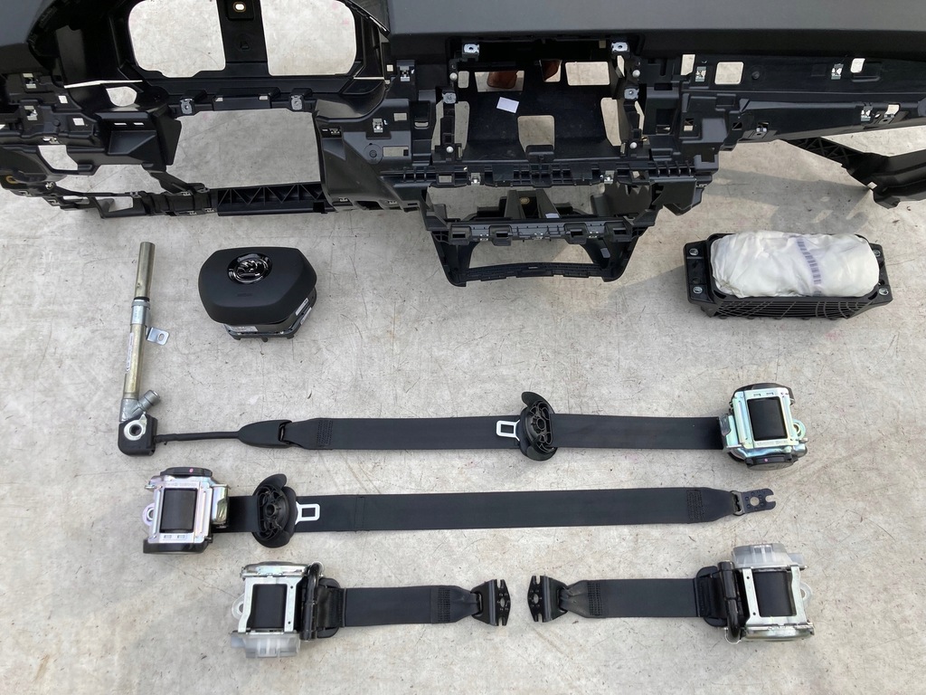 фото №6, Skoda fabia 4 iv lift приборная панель приборная панель консоль подушки безопасности ремни