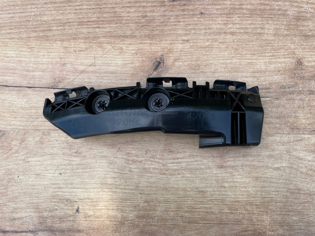 фото №1, Rav4 05-12 направляющая кронштейн бампера правый задняя