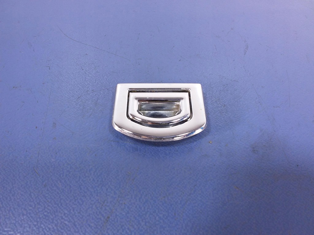 фото №1, Audi a8 d4 4h кронштейн багажника хром 1k0864203