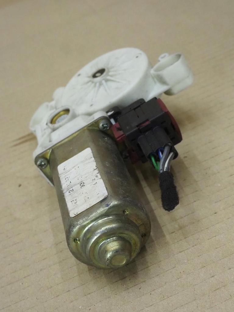 Моторчик стекло правая  задний saab 9-3 93 2 2004r 6pin с Разборки