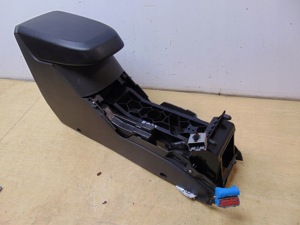 фото №5, Підлокітник тунель бардачок ford kuga mk1