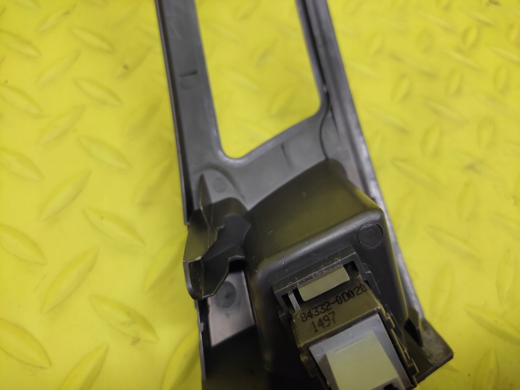 фото №10, Toyota yaris ii защита радио левая 554360d020