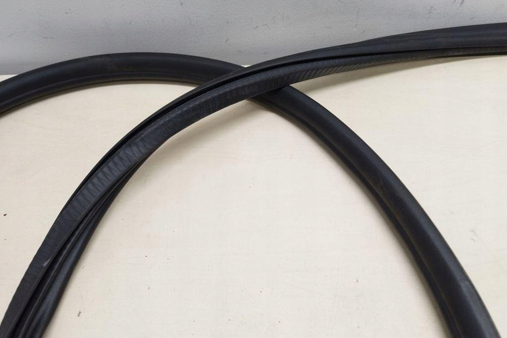 фото №7, Прокладка кузовна задніх двері porsche cayenne 92a 7p0867367d 4.8l