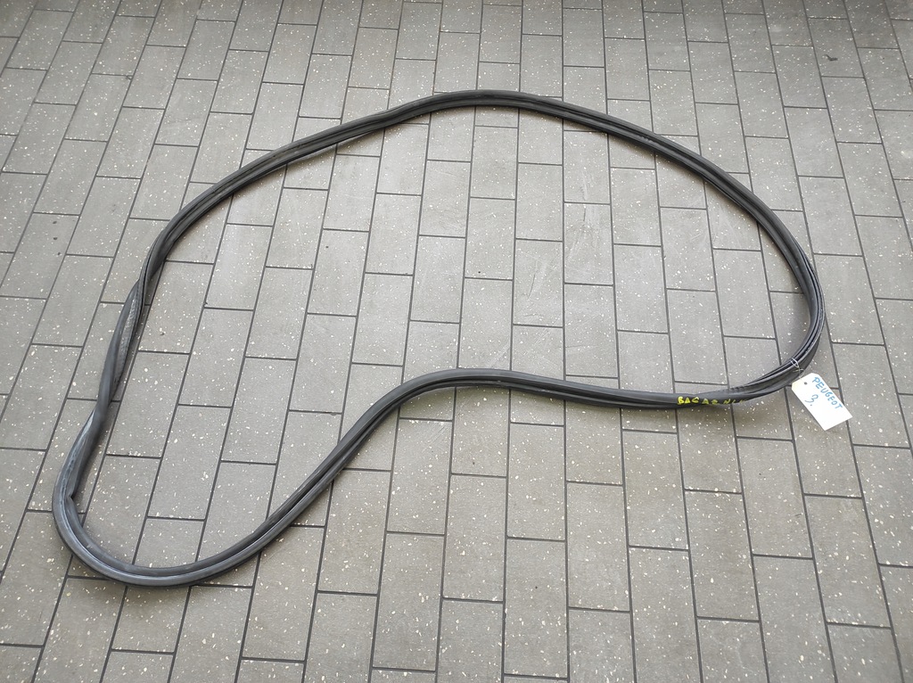 фото №1, Прокладка крышки багажника peugeot 5008