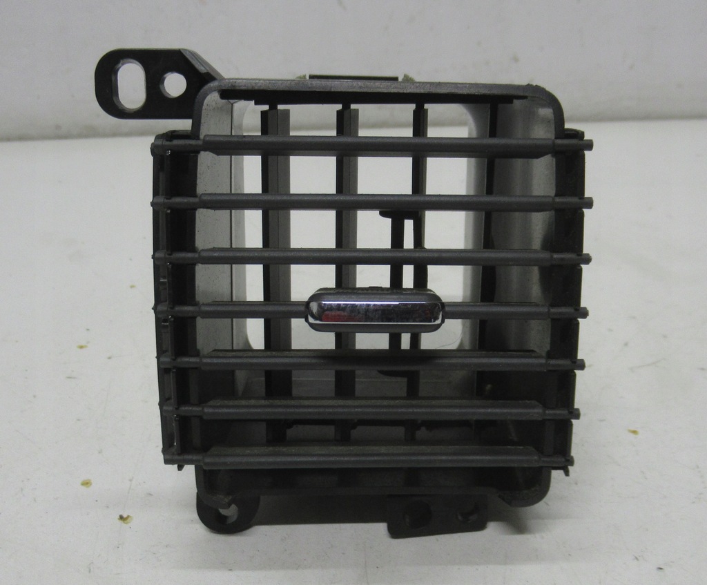 фото №1, Jeep cherokee wk 08r решётка обдув правый перед