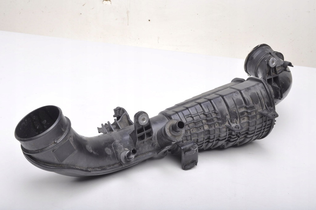 фото №1, Volvo xc40 hybrid 1.5 2018- труба воздухозаборник воздуха 32222145