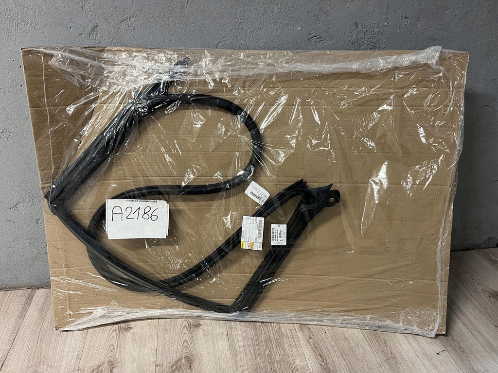 фото №1, Vw arteon прокладка дверь левый задняя 3g7868119j