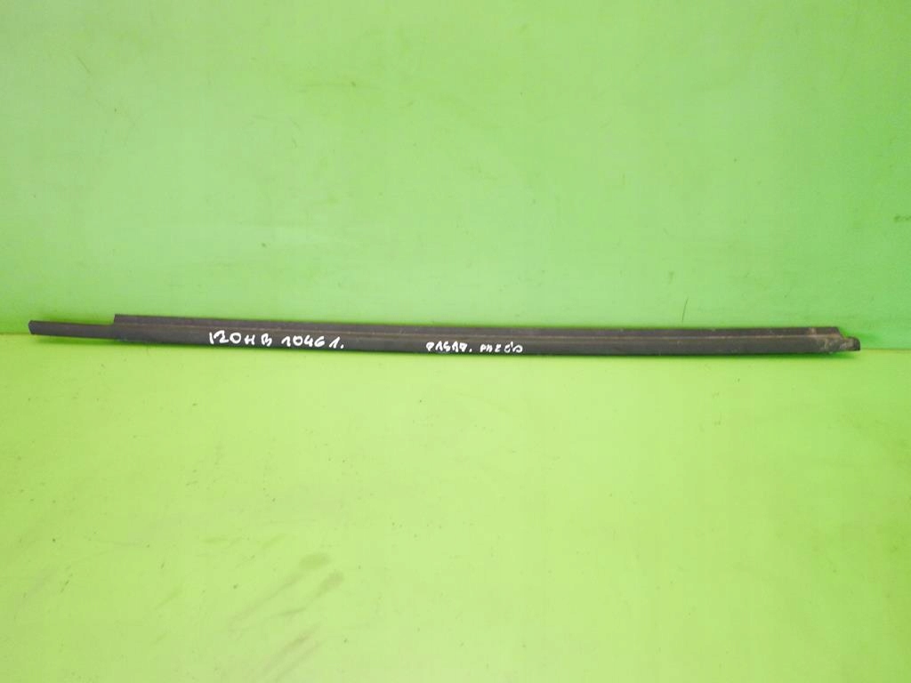 фото №1, Молдинг уплотнитель правая перед hyundai i20 i hb 5d