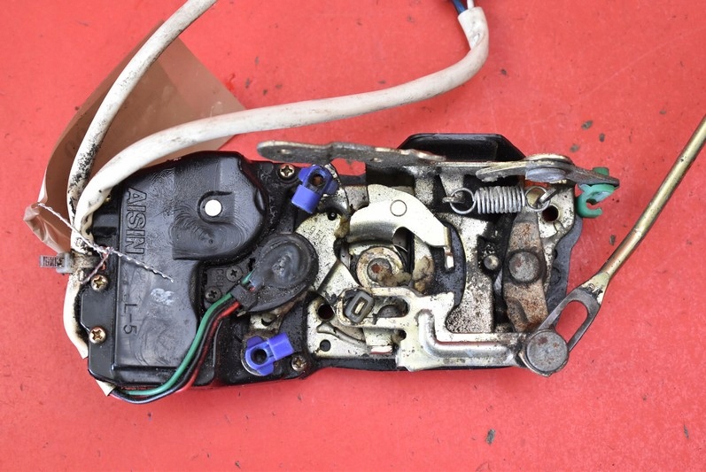 фото №6, Замок двері лівий перед eu suzuki baleno 1 i 00r