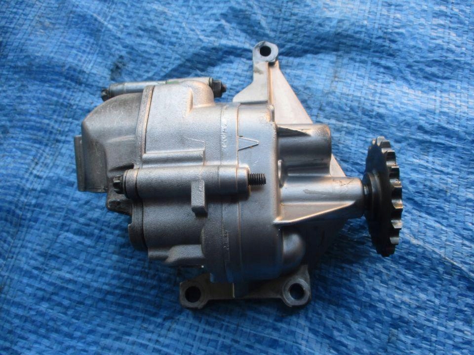 фото №1, Mercedes-benz оригінальний номер a6461810047 насос оливи