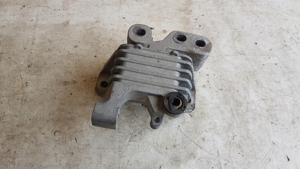 фото №1, Jeep cherokee kl 2019 подушка двигуна