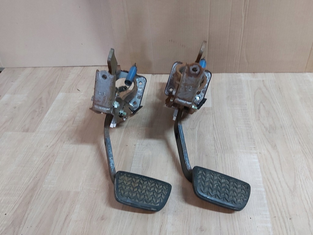 фото №1, Toyota fj cruiser педаль тормоза датчик стоп-сигнал