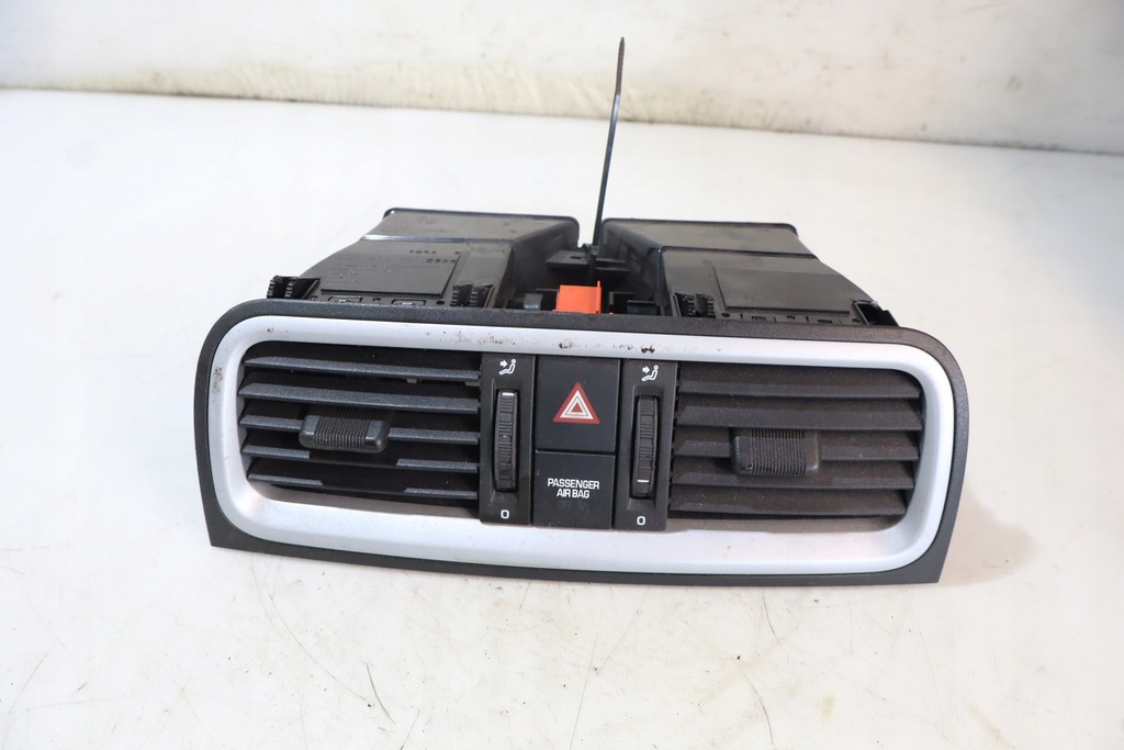 фото №1, Решётка обдув средняя skoda fabia ii