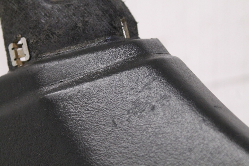 фото №6, Обшивка правый задняя audi r8 i 420 2006r- 420867036a