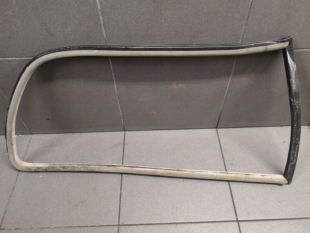 фото №1, Прокладка скло лівий задня audi a3 8l 3d