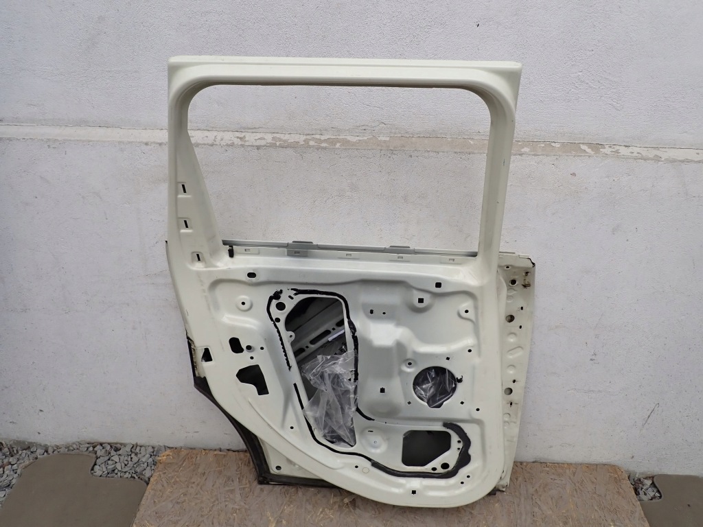 Дверь левое задняя левое  задняя mini cooper f55 2014- 41007327449 Киев