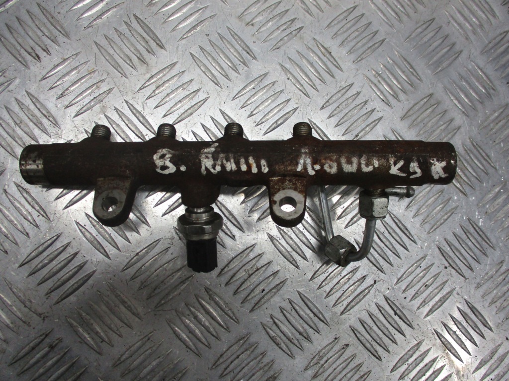 фото №1, Молдинг впрыскная renault megane iii 1.5 dci 8200815617