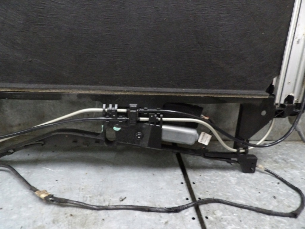 Jeep grand cherokee wk люк Зі Шроту