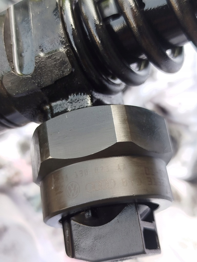 фото №9, Насос-форсунка насос-форсунки 038130073aa vw golf iv audi a3 8l 1.9 tdi