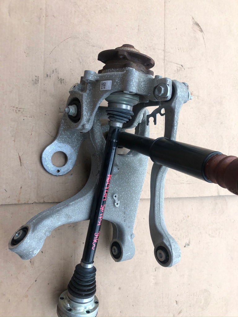 Купить Audi a6 a7 c7 рестайлинг  поворотный кулак правая задняя приводной вал 34km