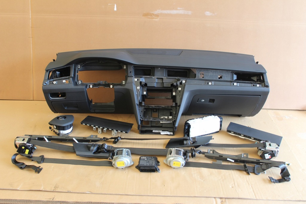 фото №1, Консоль панель приладів оригінал ремені kpl. vw arteon 3h usa