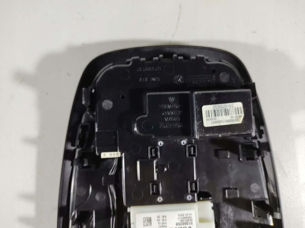 фото №8, Volvo v40 12- лампа потолочный 31398259