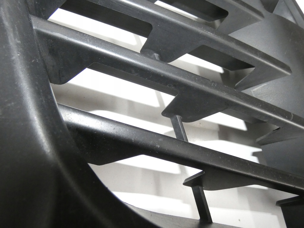 фото №11, Решітка бампера peugeot expert iii права 377.