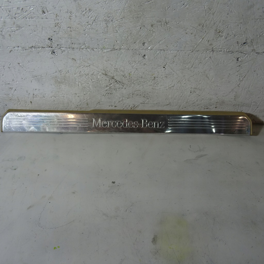 фото №1, Mercedes s420 w221 молдинг порог левая a2216800135