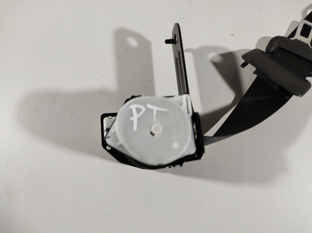 фото №4, Lexus is300h 13r pas безопасности правый задняя