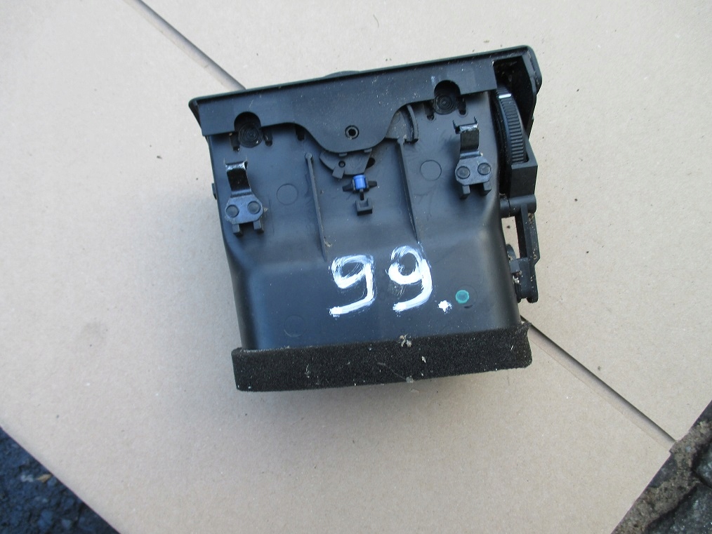 фото №4, Bmw e38 1999 правая решётка обдув