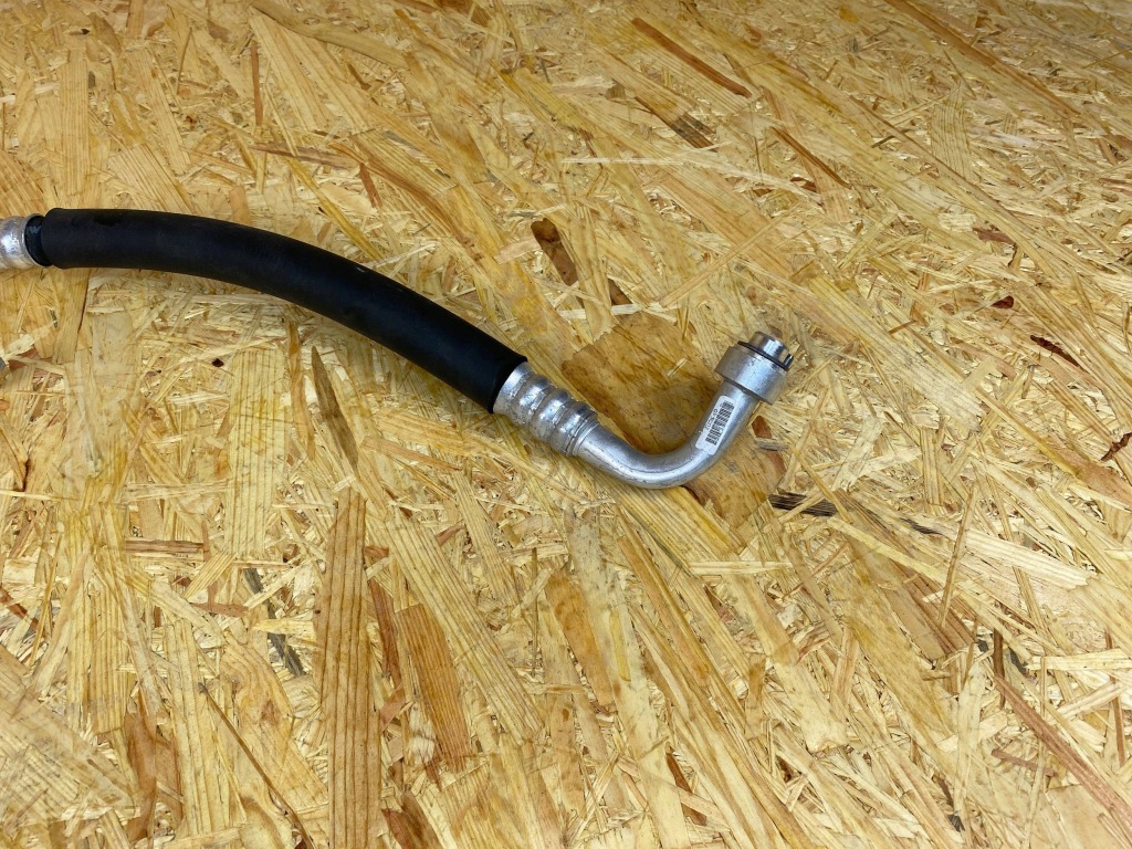 Патрубок трубка шланг кондиціонера mercedes eqa eqb w243 h243 a2438307400 в Україні