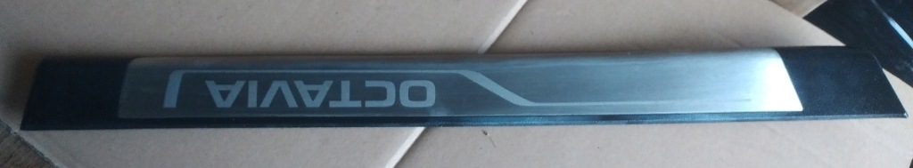 фото №1, Молдинг внутрішня поріг лівий перед skoda octavia iii 5e0 2013-2020