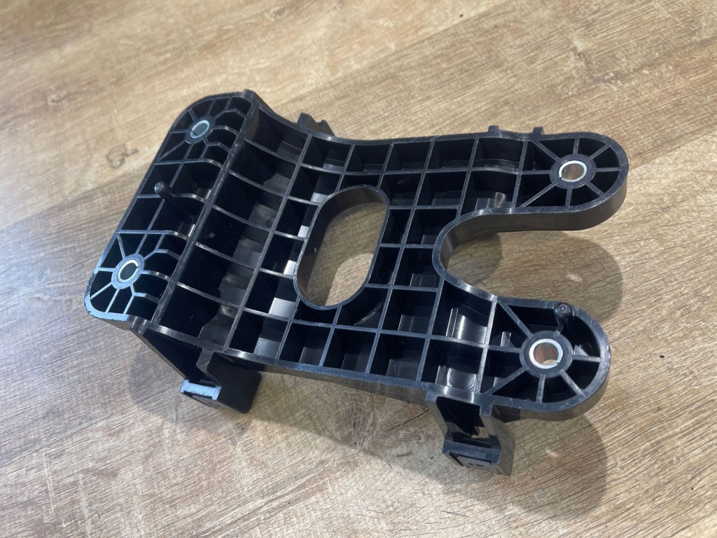 фото №2, Кронштейн кронштейн консоли range rover discovery sport l550 оригинальный номер fk72-048b38-a