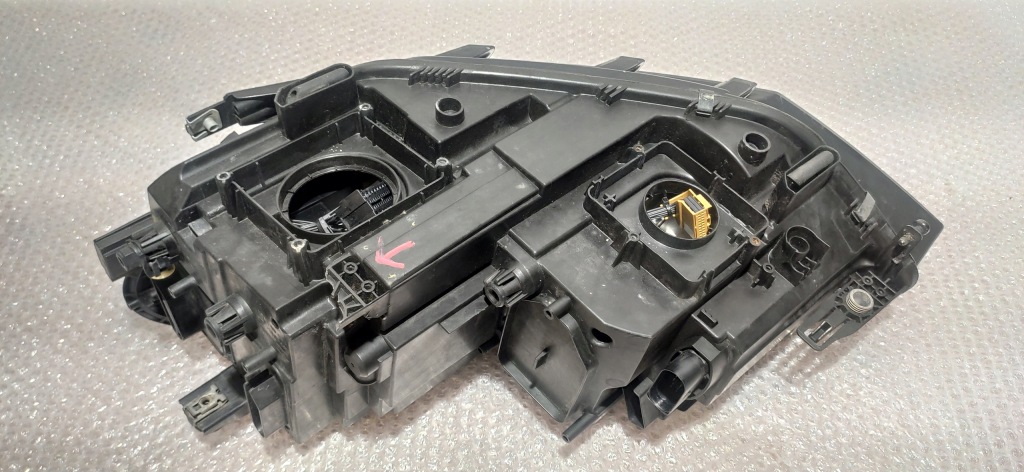 фото №5, Лампа права vw touran 5tb full led