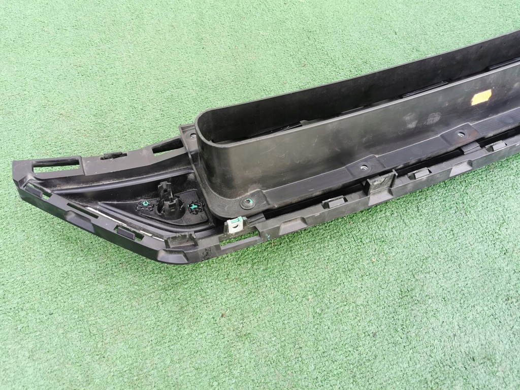 фото №11, Решётка средняя бампера перед передний впуск maserati grecale 670170802