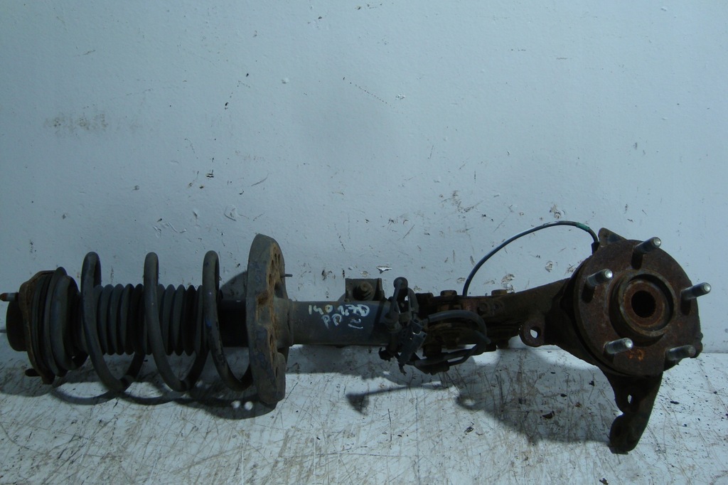 фото №1, Поворотний кулак амортизаторна стійка правий перед hyundai i40 1,7 crdi