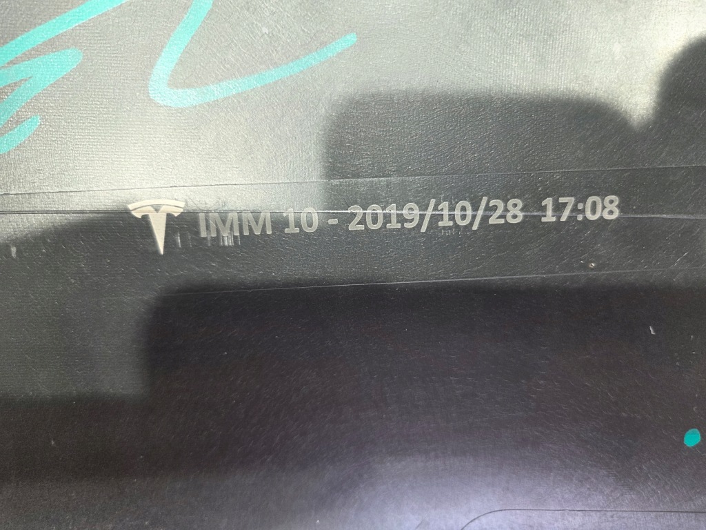 Tesla model 3 iii 16- 17- бампер перед передній 1084175-00-d Оригінал