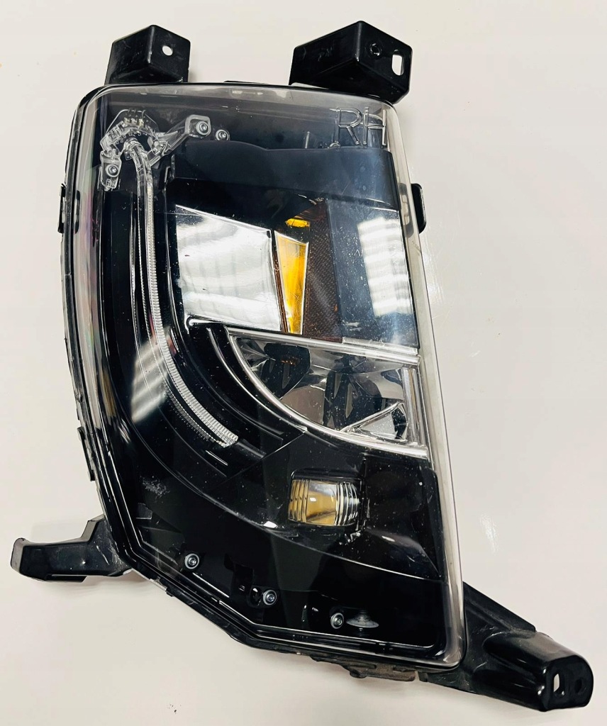 Купити Лампа протитуманна do tesla model s 2012-2016 6005914-00-i права