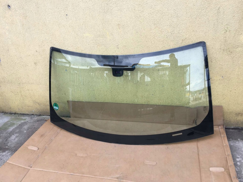 фото №1, Стекло лобовое land rover discovery iii