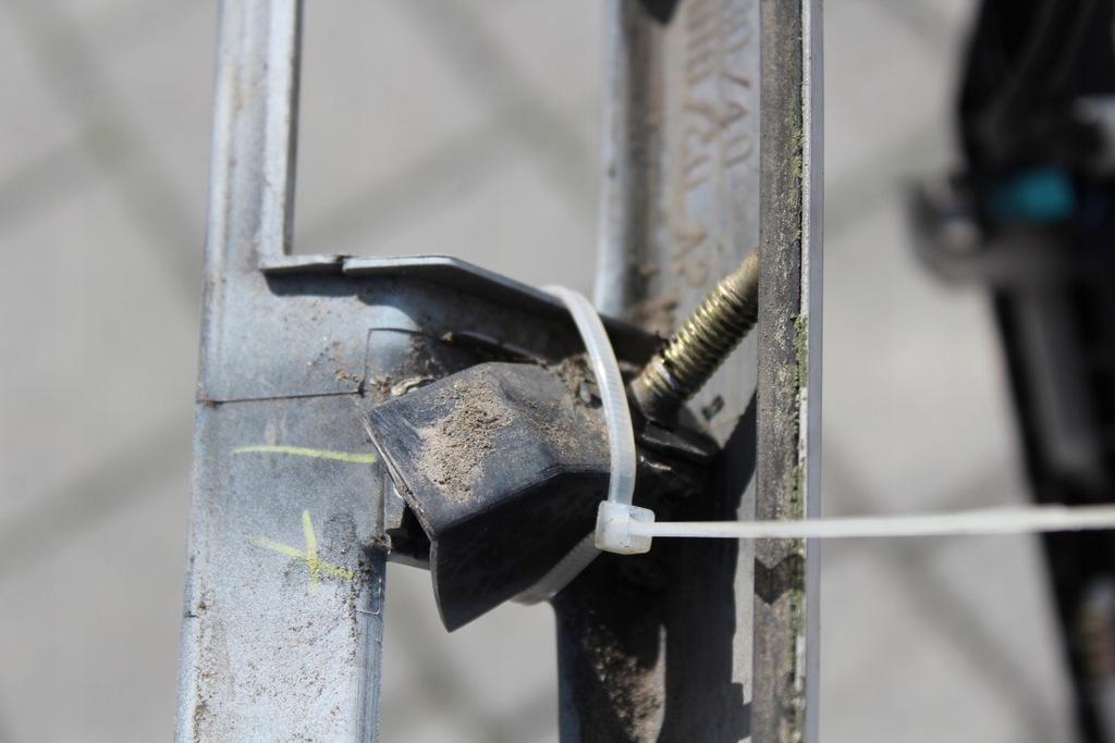 фото №14, Avensis verso молдинг накладка освещение номерного знака rej освещение контактор