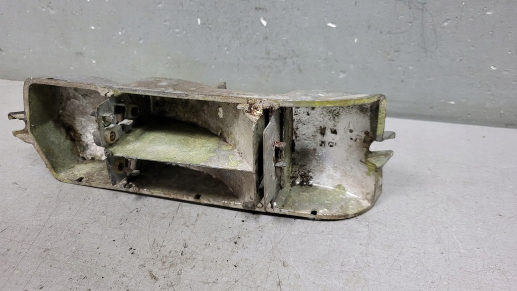 фото №5, Відбивач вкладиш лампи правий задня mercedes w108 w109