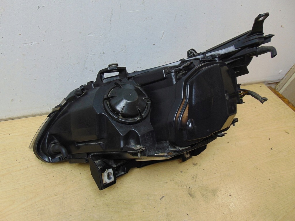 фото №12, Лампа права перед ксенон bmw e60 e61 lift bi ксенон 7177740 europa