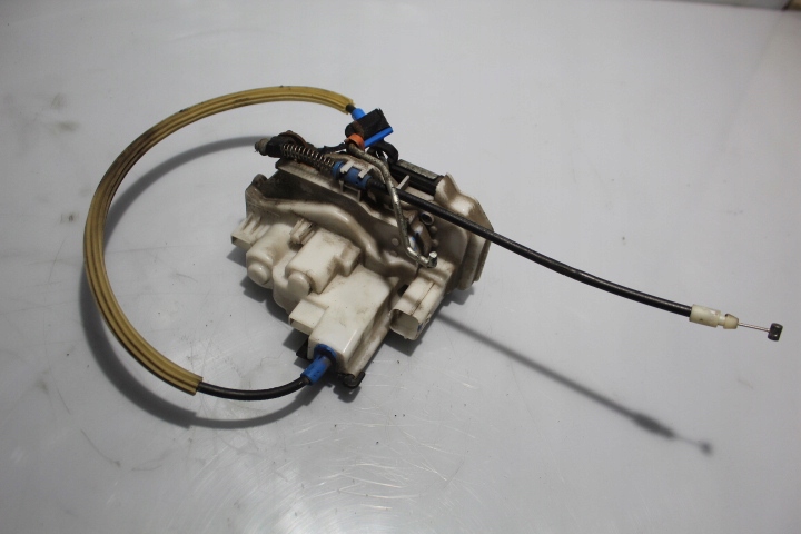 Купить Замок правая  перед дверь peugeot bipper