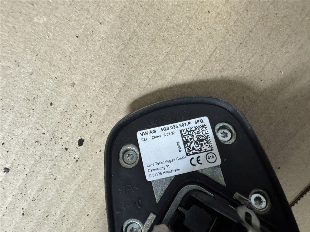 Антена дахова радіо 5q0035507p vw touran 2 2 3 3 5t в Україні