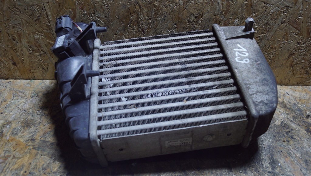 Audi a6 c6 радиатор интеркулер 4f0145805r Недорого