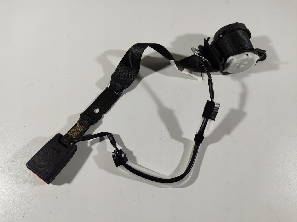 фото №13, Lexus is300h 13r pas безопасности задняя средний